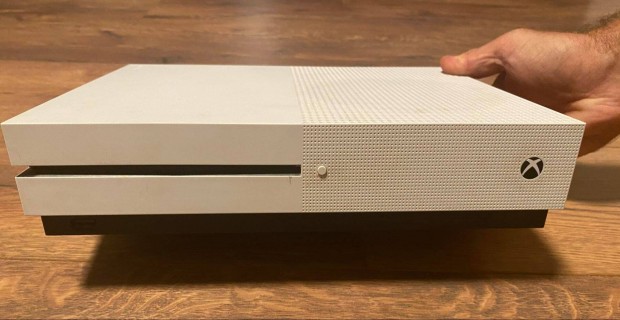 Elad Xbox One S