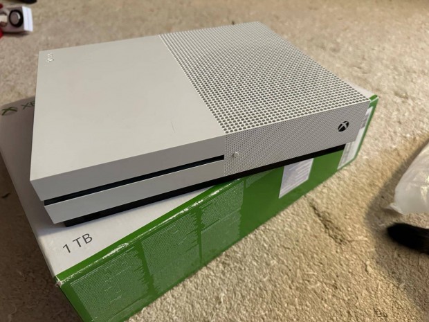 Elad Xbox One S