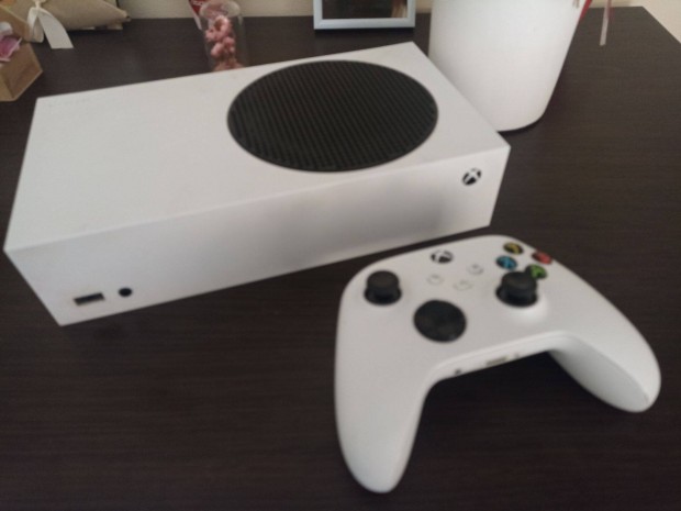 Eladó Xbox Series S 512