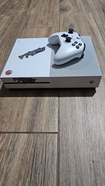 Elado Xbox one s