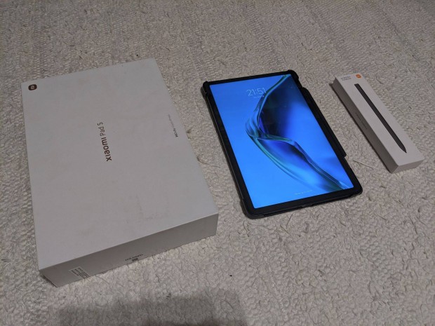 Elad Xiaomi Pad 5 tablet, fekete, 6/128Gb + Stylus
