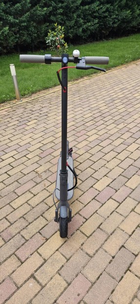 Eladó Xiaomi electric M365 elektromos roller.