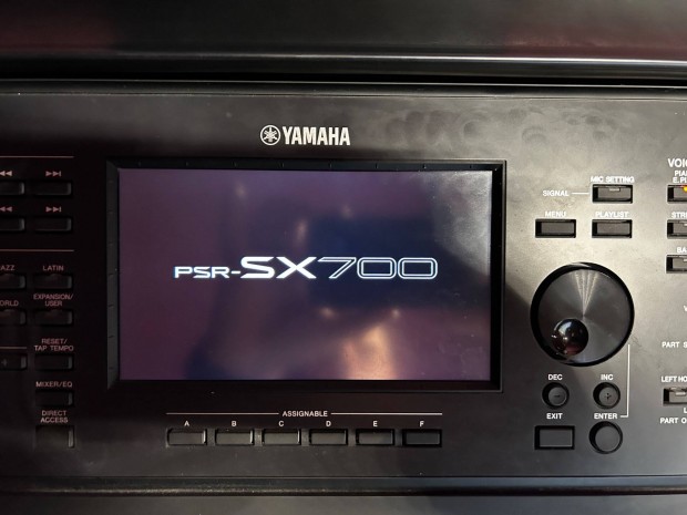 Eladó Yamaha PSR-SX700