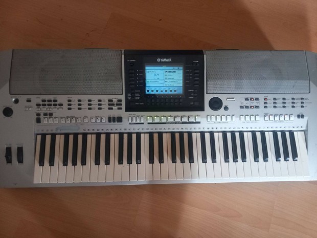 Elado Yamaha PsR S900 szintetiztor