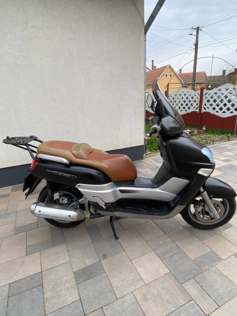 Elad� Yamaha VP300 robog�m