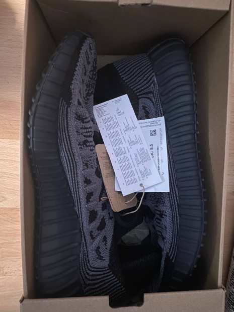 Elad� Yeezy Boost 350 Cmpct - fekete