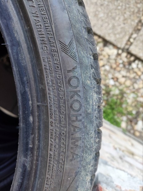 Eladó Yokohama téligumi 225/45/18.