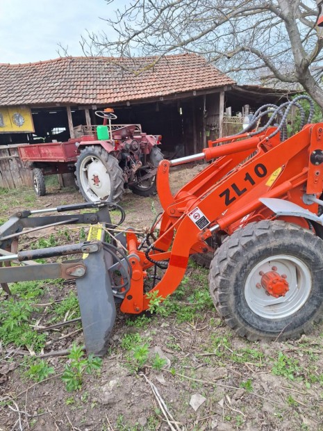 Elad ZL 10 munkagp, tartozkokkal.