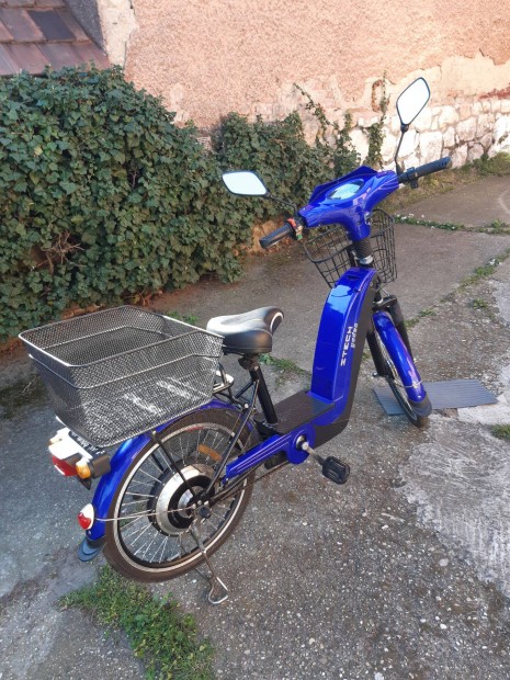 Eladó Z-Tech ZT-02 Elektromos Robogó
