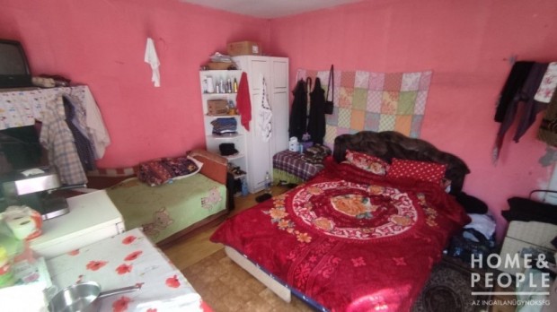 Elad� Z�k�nysz�ki h�zr�sz