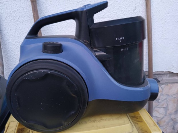 Eladó Zanussi hepa filteres porszívó