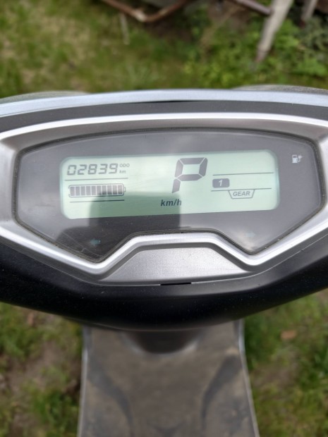 Elad� Ztech Zt38 robog�