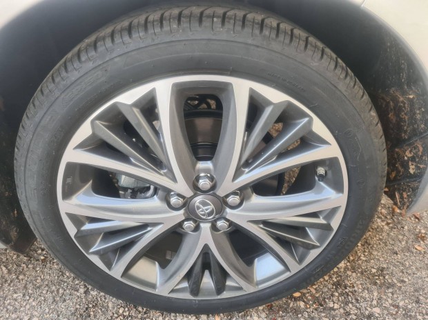 Elad: 205/45 R17 Bridgestone nyri gumik 4 db szinte jak!