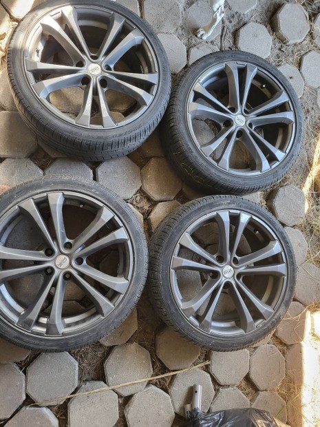 Elad! 225/40 ZR 18