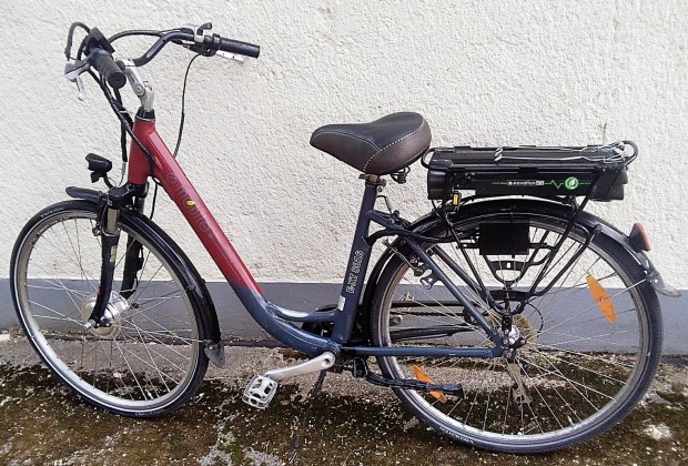 Eladó, 28" elektromos kerékpár gázkaros , jó akkuval!
