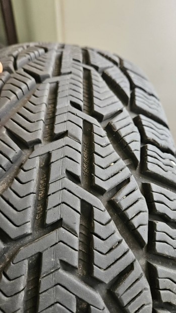 Elad  295/65 R15col Sebring tli gumi szett.