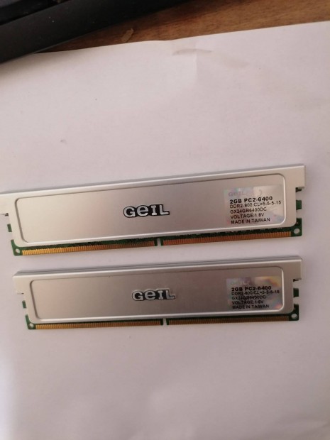 Elad! 2db 2GB-os DDR2-800-as ram