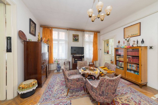 Elad�! 3 szob�s lak�s a Budapesti V. ker�let ,K�rolyi kert mellett