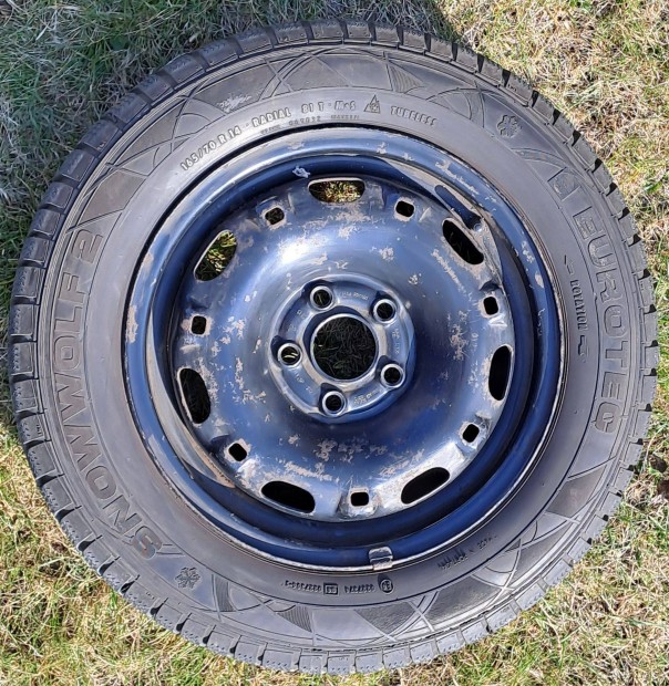 Elad�: 4db erederi VW felni. 14". Rajta 4 t�ligumival
