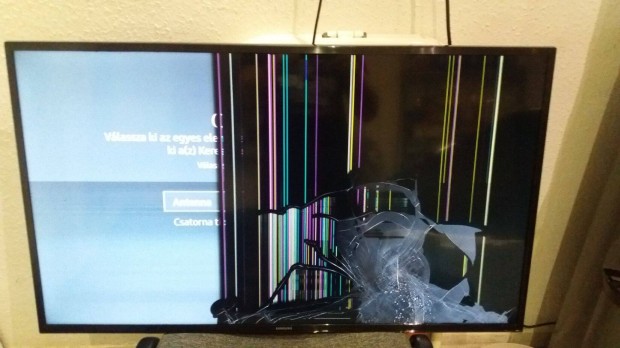 Eladó: Alkatrésznek Samsung 4K UHD TV (UE40KU600W) - Törött Kijelzőve