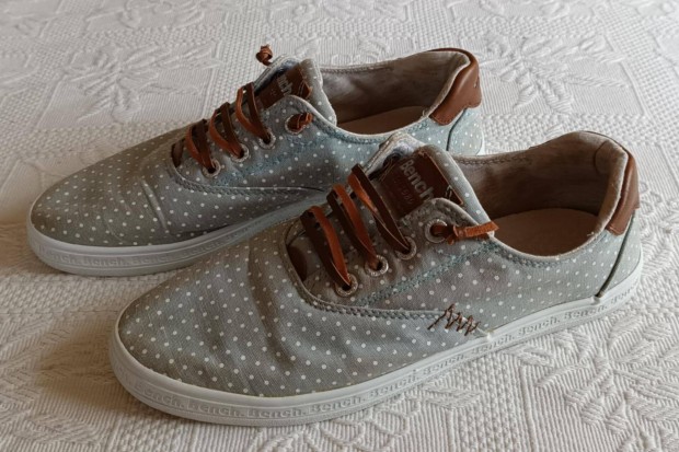 Eladó "Bench" Vintage Stílusú Fehér Pöttyös Zöld Női Vászoncipő