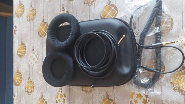 Eladó! Egy Beyerdynamic DT 1990 Pro stúdió fejhallgató!