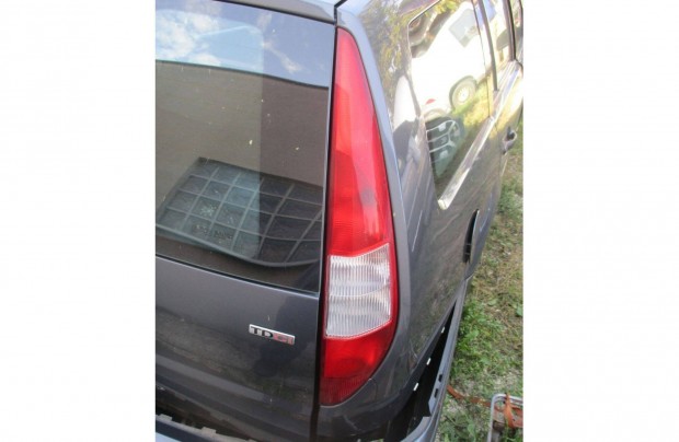 Eladó :Ford Mondeo Mk3 (2000-2007) kombi hátsó lámpaburák