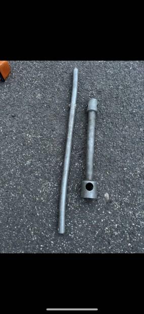 Elado! Gyri kerekkulcs 2 rszes Toyota Dyna 