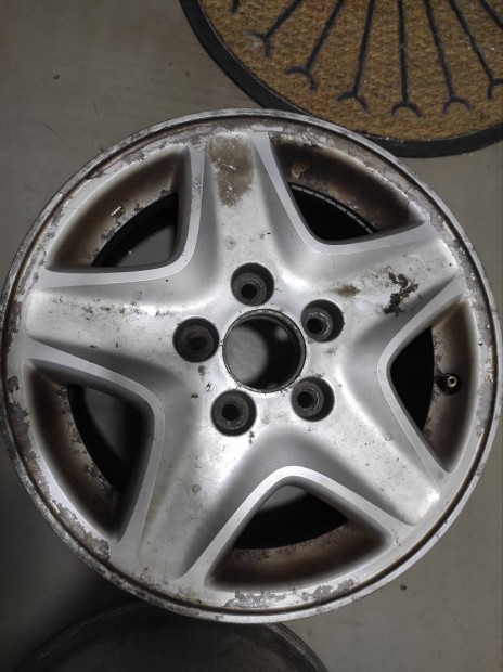 Elad�  Honda alufelni garnit�ra! 