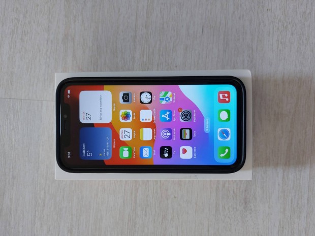 Elad, Iphone 11 128gb.