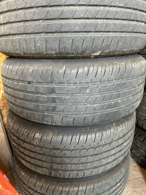 Elad�! J� �llapot� ny�ri gumik!