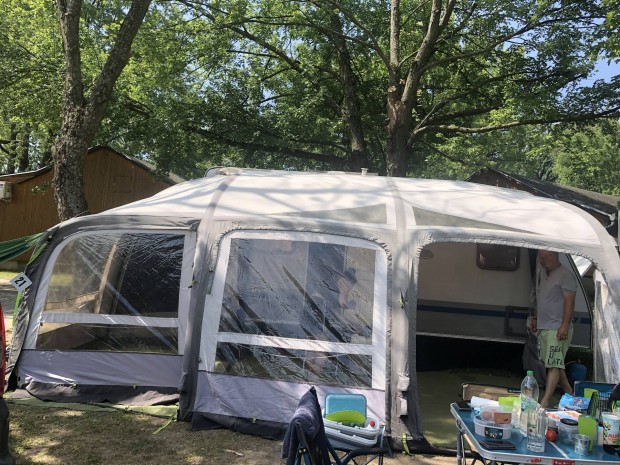 Eladó: Kampa Rally Air Pro 390 L/H Pro lakókocsi elő sátor