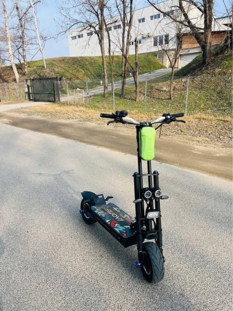 Eladó! Laotie TI40Pro Elektromos roller.(72v,45Ah)10-11.000W,100-150km