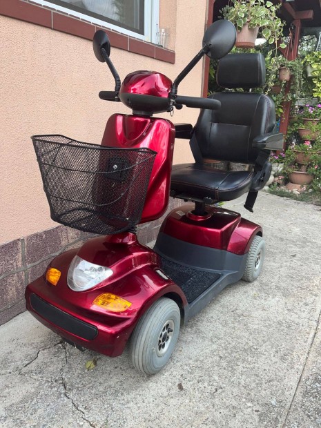 Elad! Moped,motor,mozgssrlt