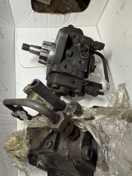 Elado! Nagynyoms szivatty Dyna Toyota