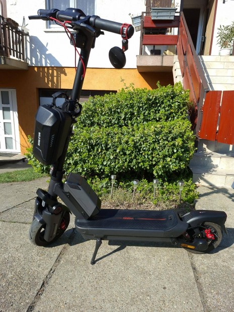Elad�: Segway Ninebot Max G3 + k�ls� akkumul�tor