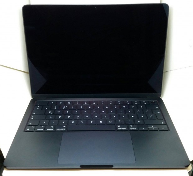 Eladó: Új Apple Macbook Air 15,3" (2023) M2 proci, 8GB RAM, 256GB SSD