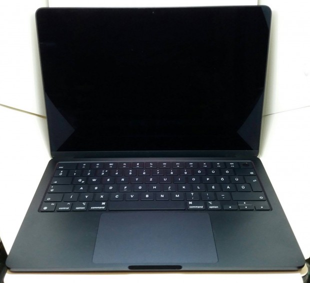 Elad: j Apple Macbook Air 15,3" (2023) M2 proci, 8GB RAM, 256GB SSD