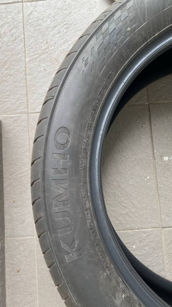 Elad, j, Kumho R19 235/50 nyrigumi