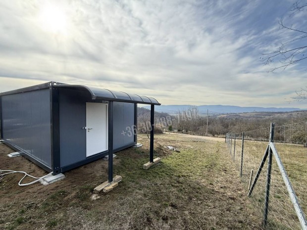 Elad�, �j �llapot� k�nny�szerkezetes nyaral� V�c K�tv�lgyben 11985_bhi