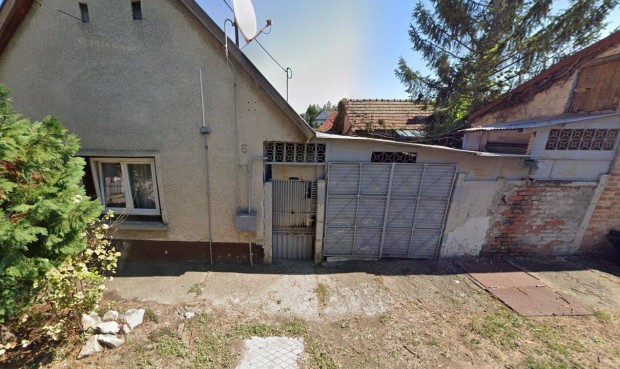 Eladó - 150m2 Nyergesújfalun ház