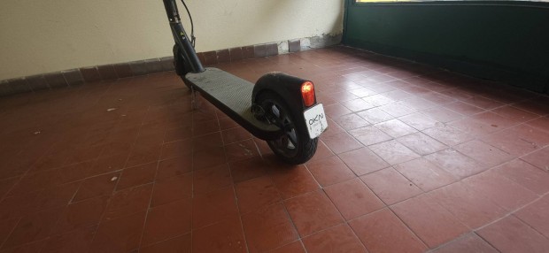 Elad� / Csere: Okai Neon Lite Es10 elektromos roller !