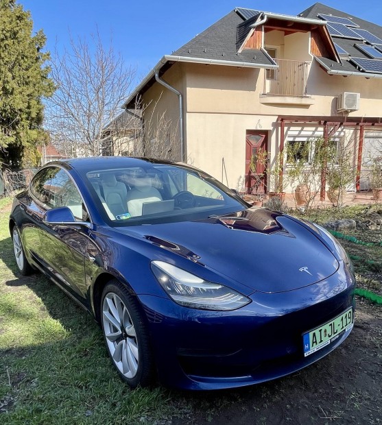 Elad� ; Tesla Dual Motor 3-as