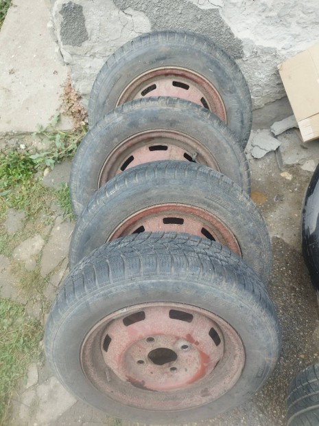 Elad   aut gumi garnitra 4 db Tli 155/70 R 13
