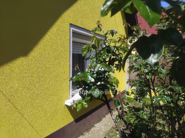 Eladó családi ház, Hajdúböszörmény középkertben