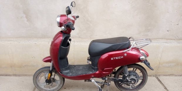 Eladó, cserélhető elektromos kerékpár.