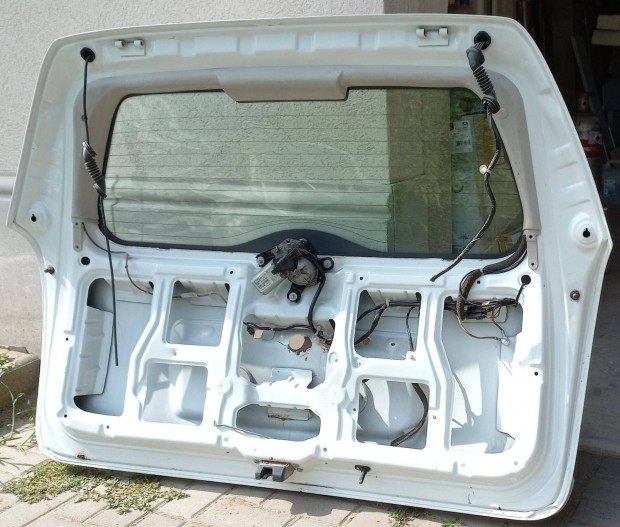 Eladó, egy Opel G astra kombi hátsó ajtó