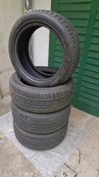 Elad, hasznlt Hankook Winter I CEPT Evo 215/50 R17 tligumi szett