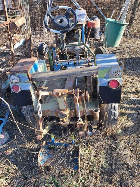 Eladó  pannonia motoros kis traktor.