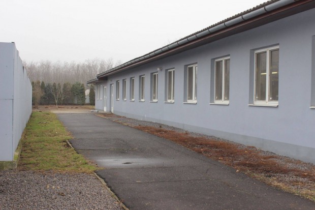 Elad�, vagy kiad� h�z, rakt�r, m�hely v�llalkoz�sra kit�n�en alkalmas